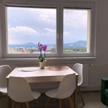 Jakodoma Zeleny Gauc Hlidane Parkovani U Domu Zdarma Apartment *